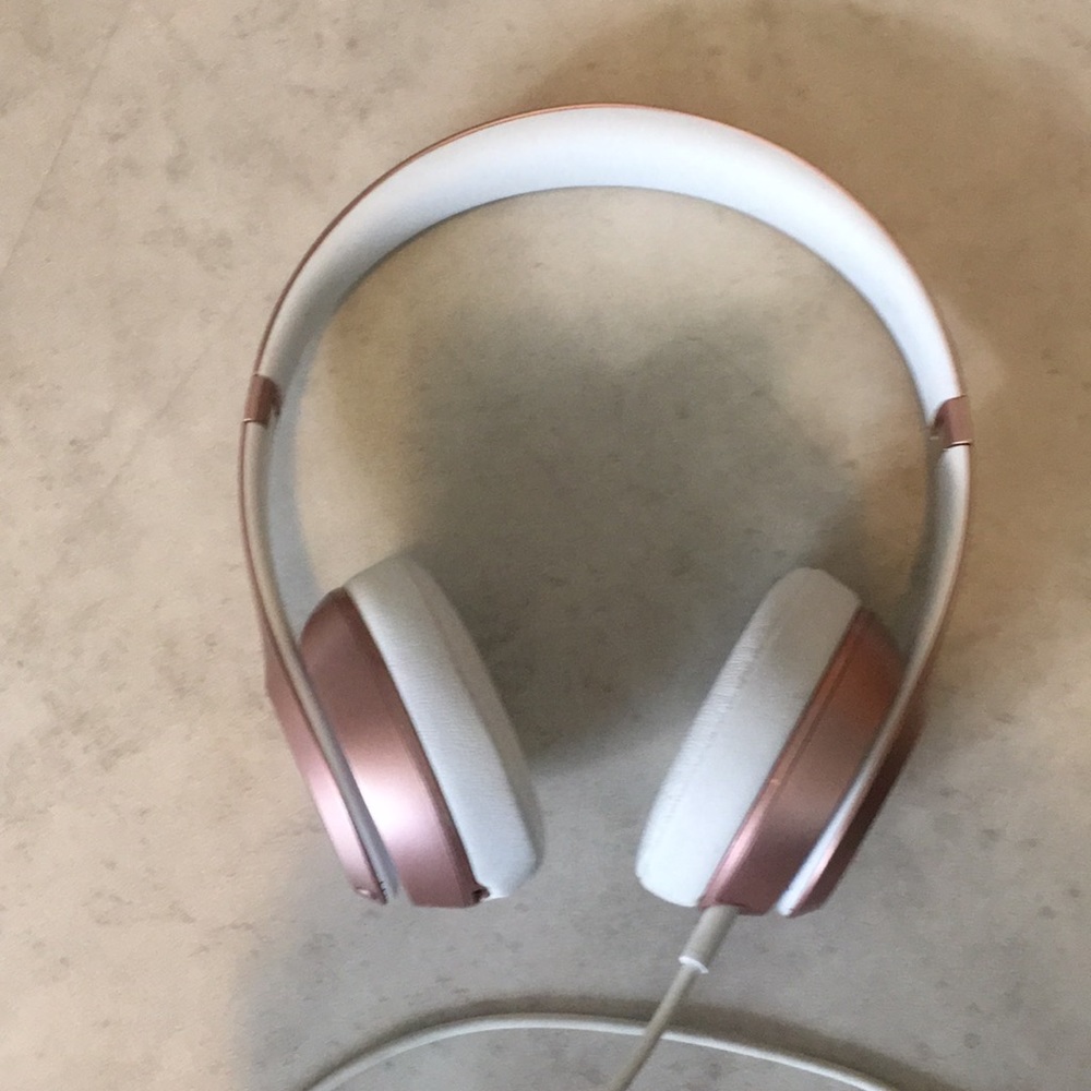 Beats Solo Over the headphones